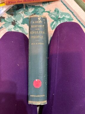 Vintage- A Short History of the English People - Green Hardcover